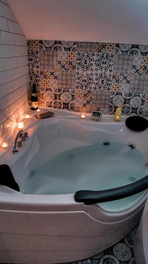 Yin - Hot Tub, Sauna, * Novi Sad